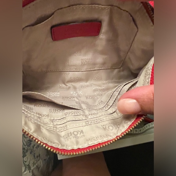 Michael Kors Leather Wristlet bag in red - Picture 8 of 10